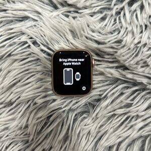 Apple Watch Series 5 40mm (GPS) Gold Aluminum